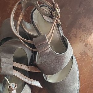 Kenneth Cole reaction western style 4.5" high heels